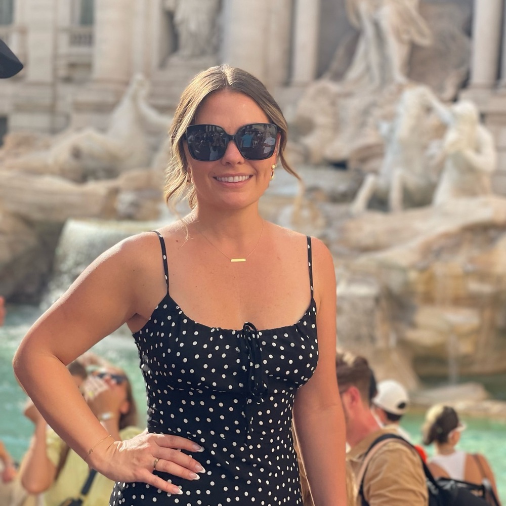 Meet your Posher, Olivia